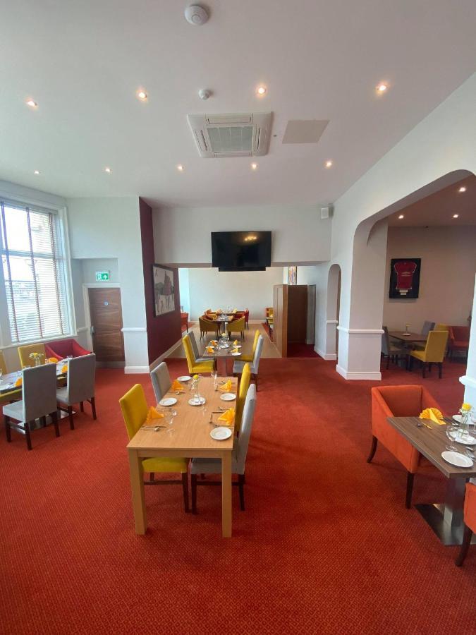The Grand Hotel Port Talbot Esterno foto