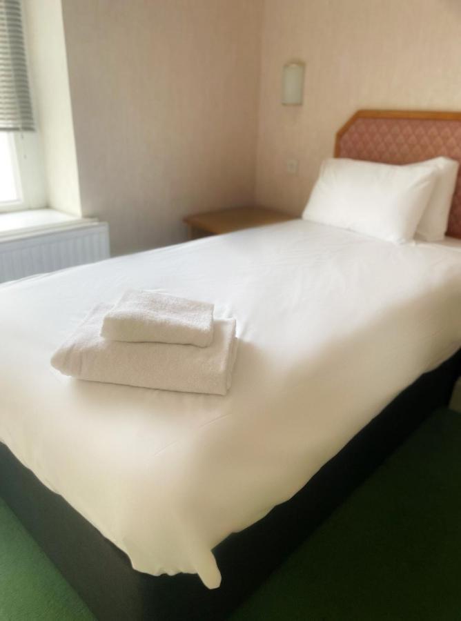 The Grand Hotel Port Talbot Esterno foto