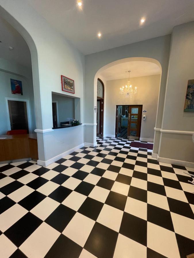The Grand Hotel Port Talbot Esterno foto
