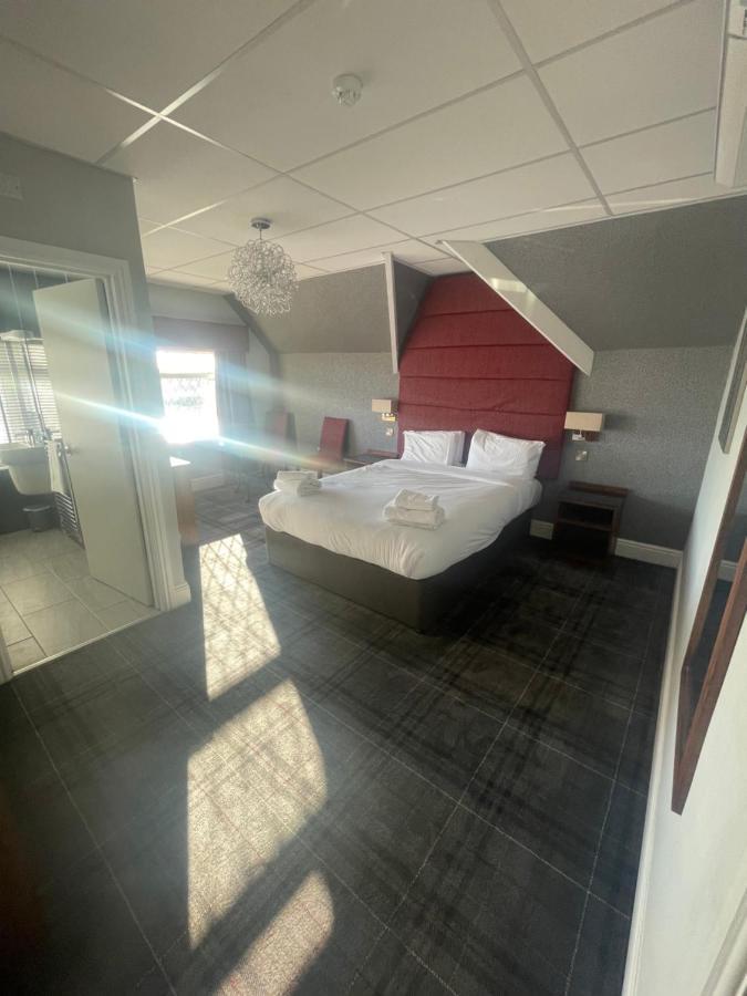 The Grand Hotel Port Talbot Esterno foto