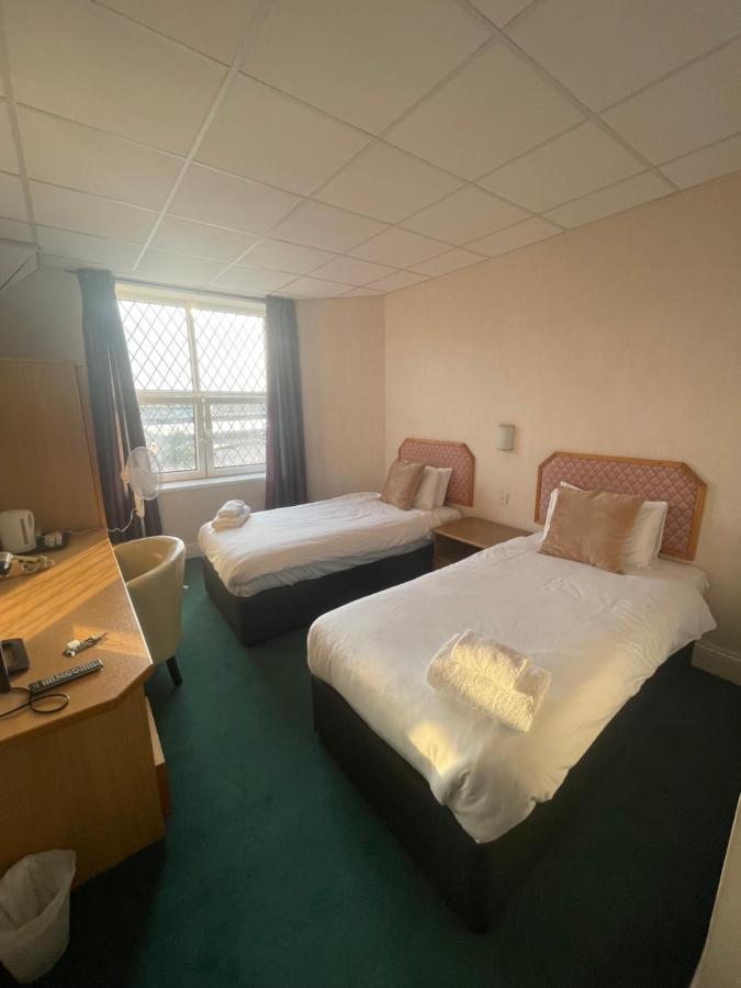 The Grand Hotel Port Talbot Esterno foto