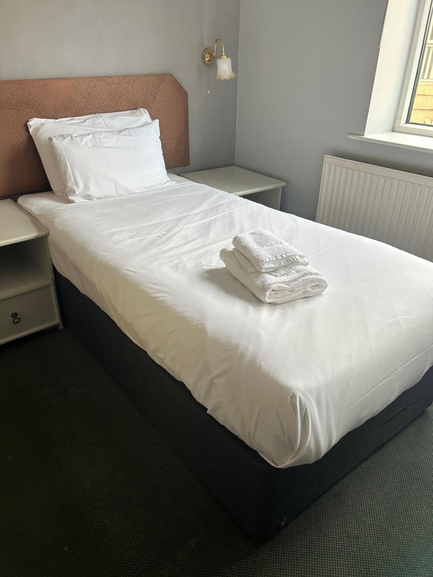 The Grand Hotel Port Talbot Esterno foto