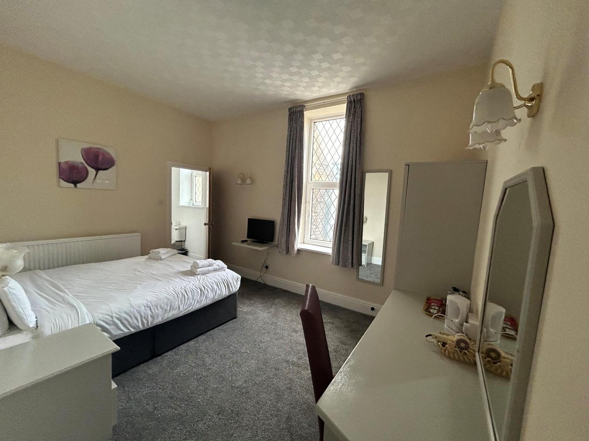 The Grand Hotel Port Talbot Esterno foto