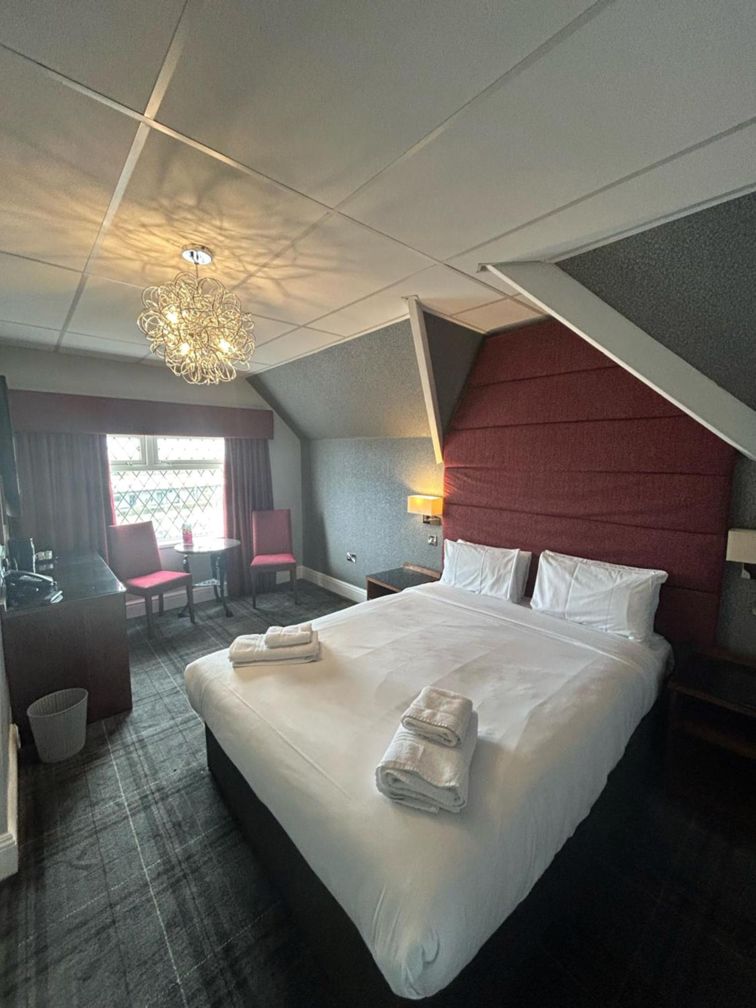 The Grand Hotel Port Talbot Esterno foto